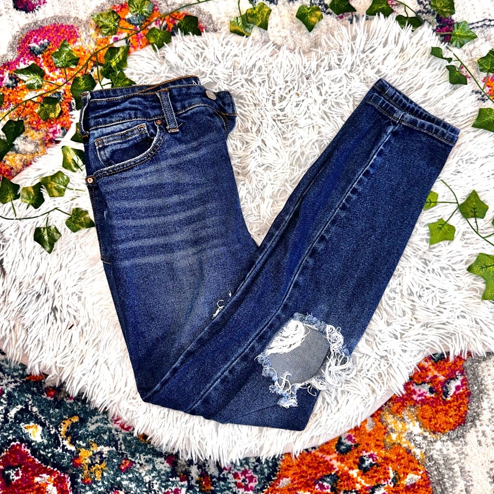 High waisted ripped jeans!!